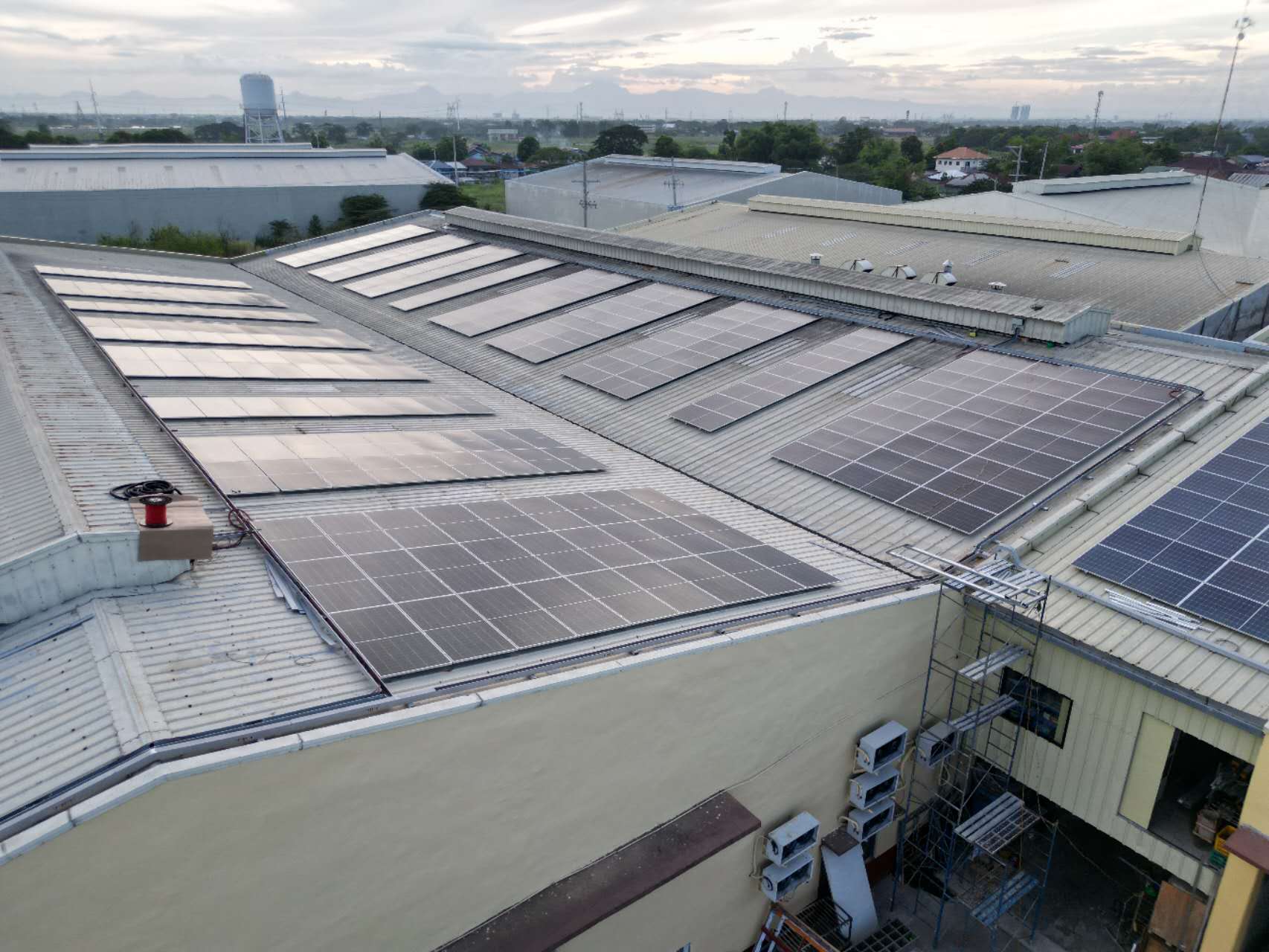 360 kWp + 207 kWh Battery Storage – Sweettech Industries Inc.